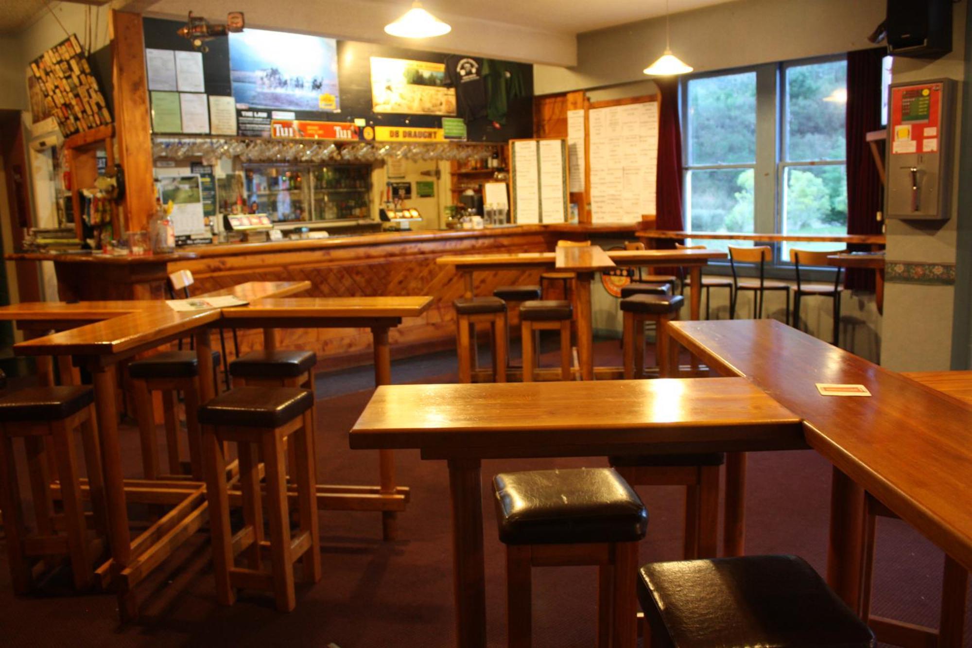Owen River Tavern & Motels エクステリア 写真